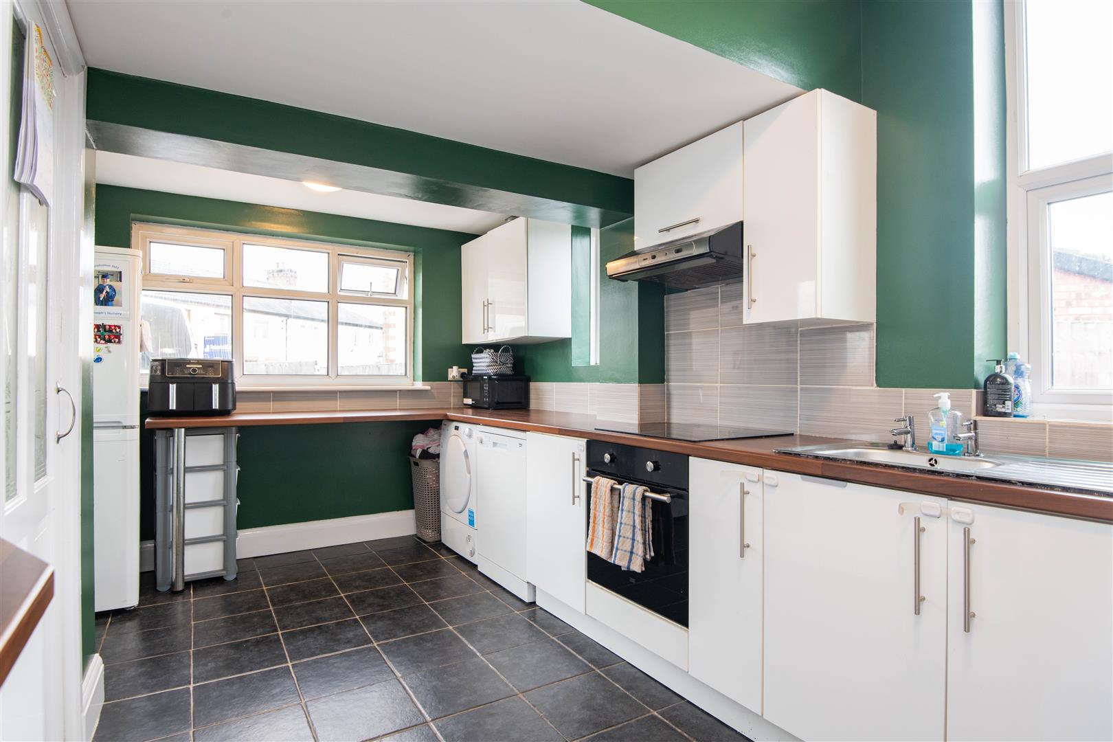 3 bed property in Moorcroft Crescent, Preston